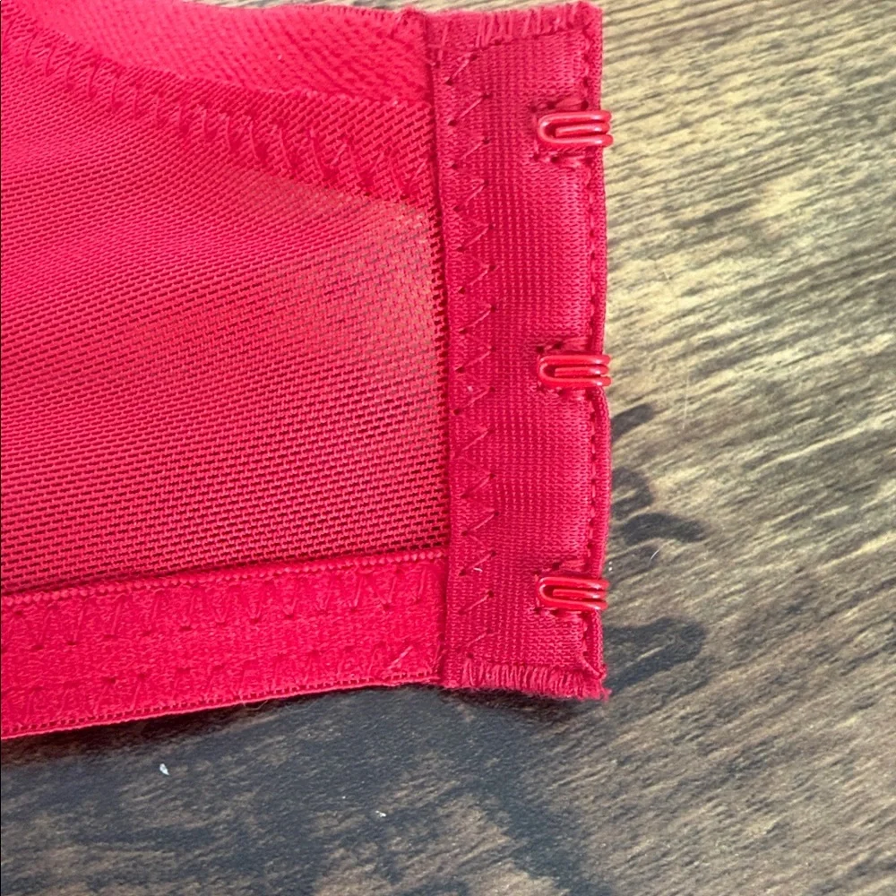 Adrienne Vittadini Red T-Shirt Bra